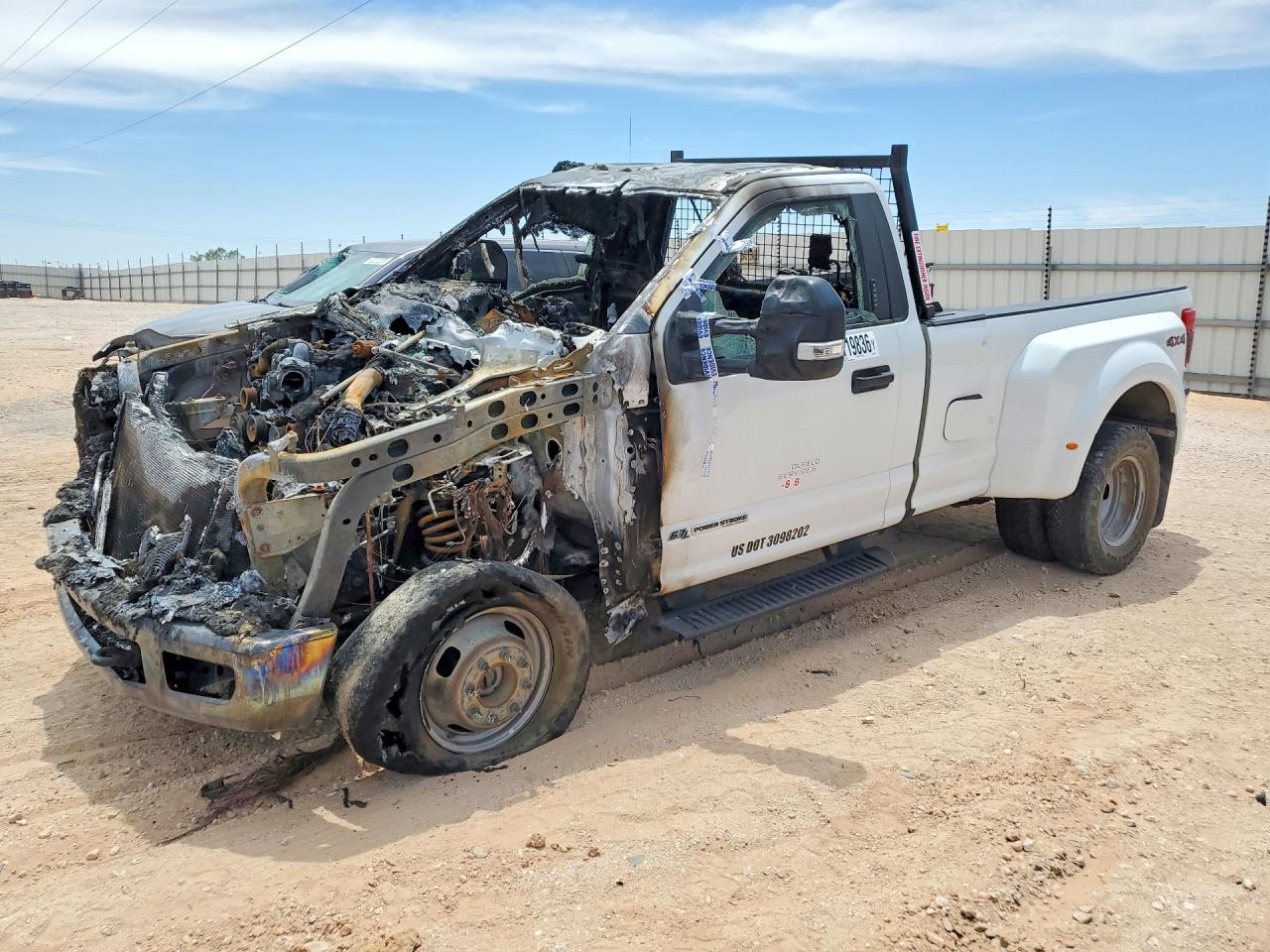 Salvage Ford F-350 Image