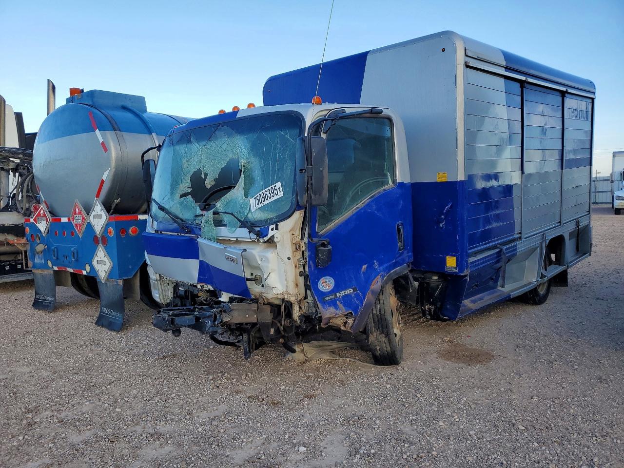 Salvage Isuzu Nrr Image