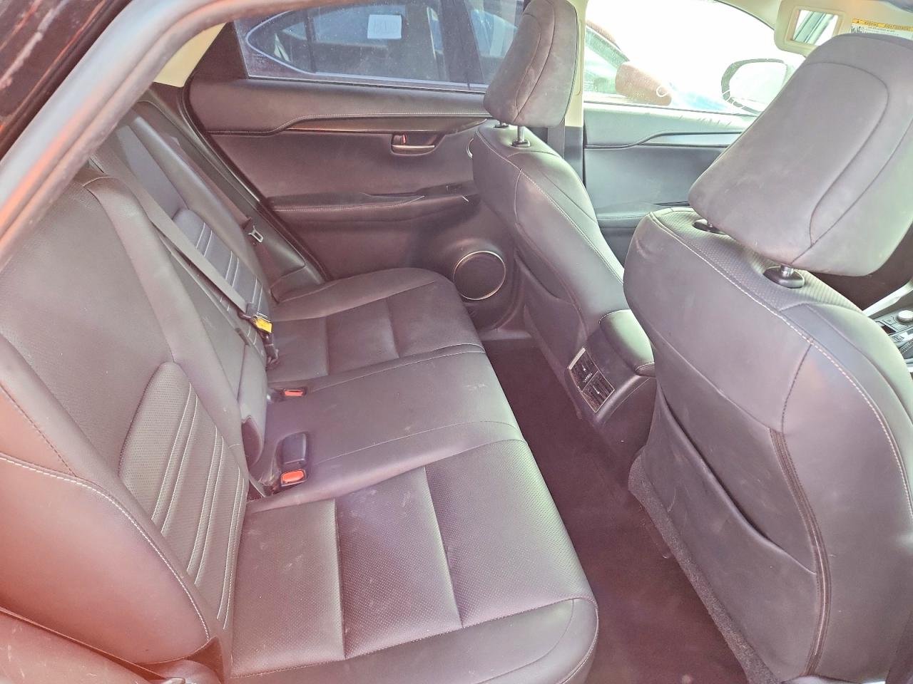Lexus NX Base