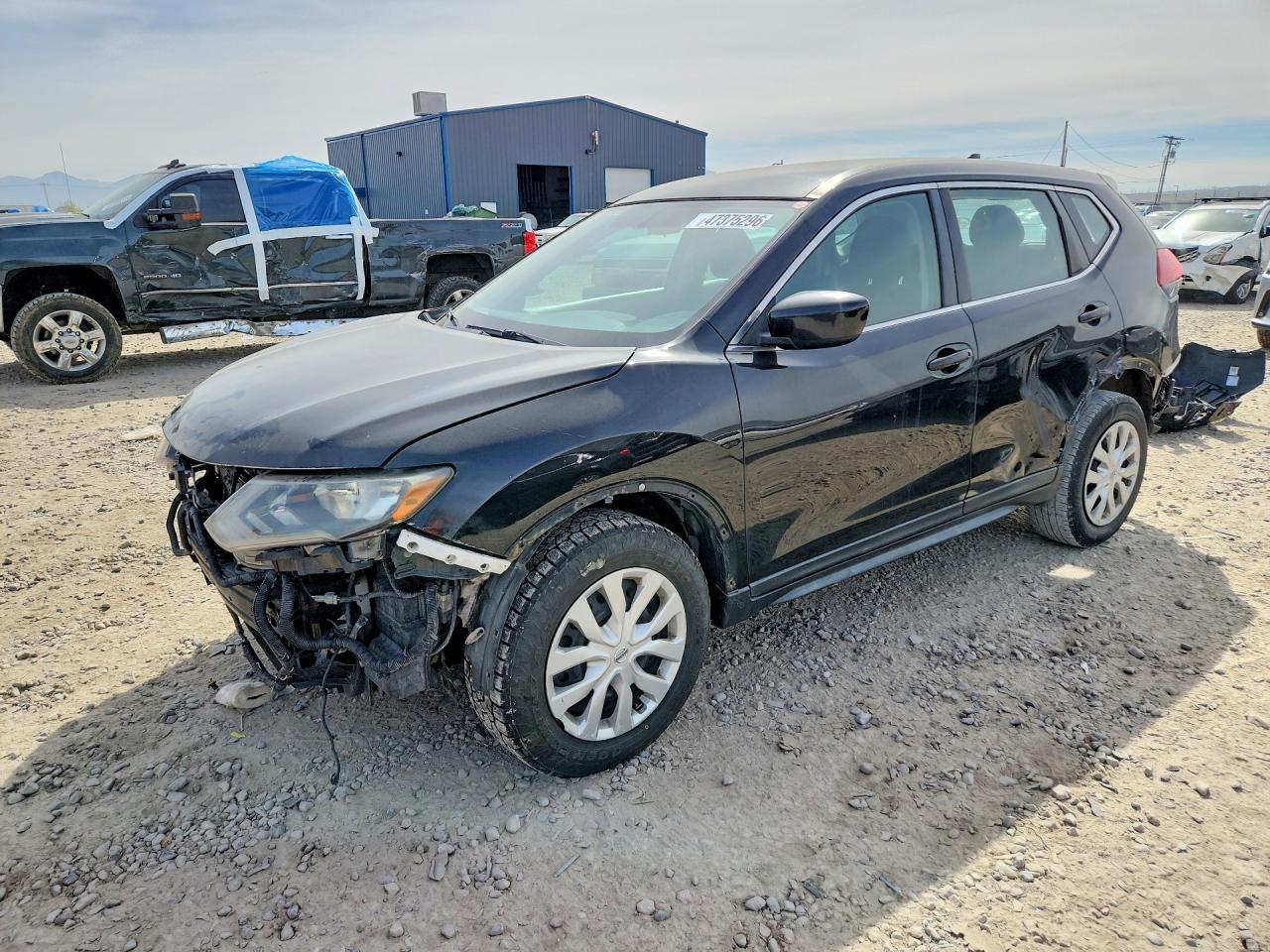Salvage Nissan Rogue Image
