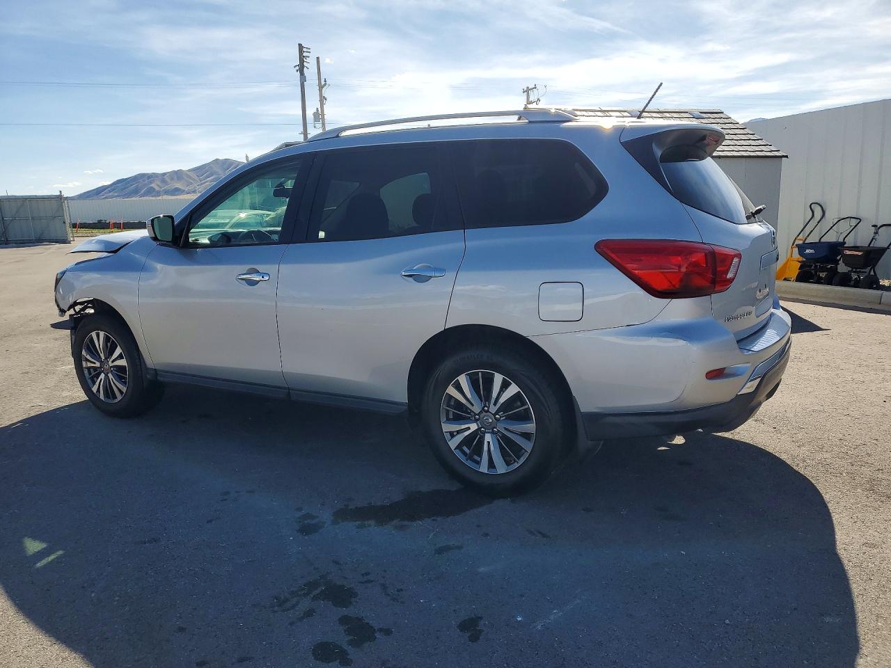 Nissan Pathfinder S