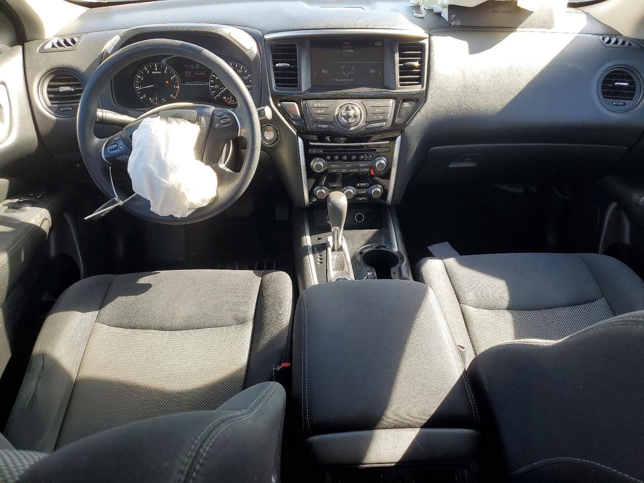 Nissan Pathfinder S