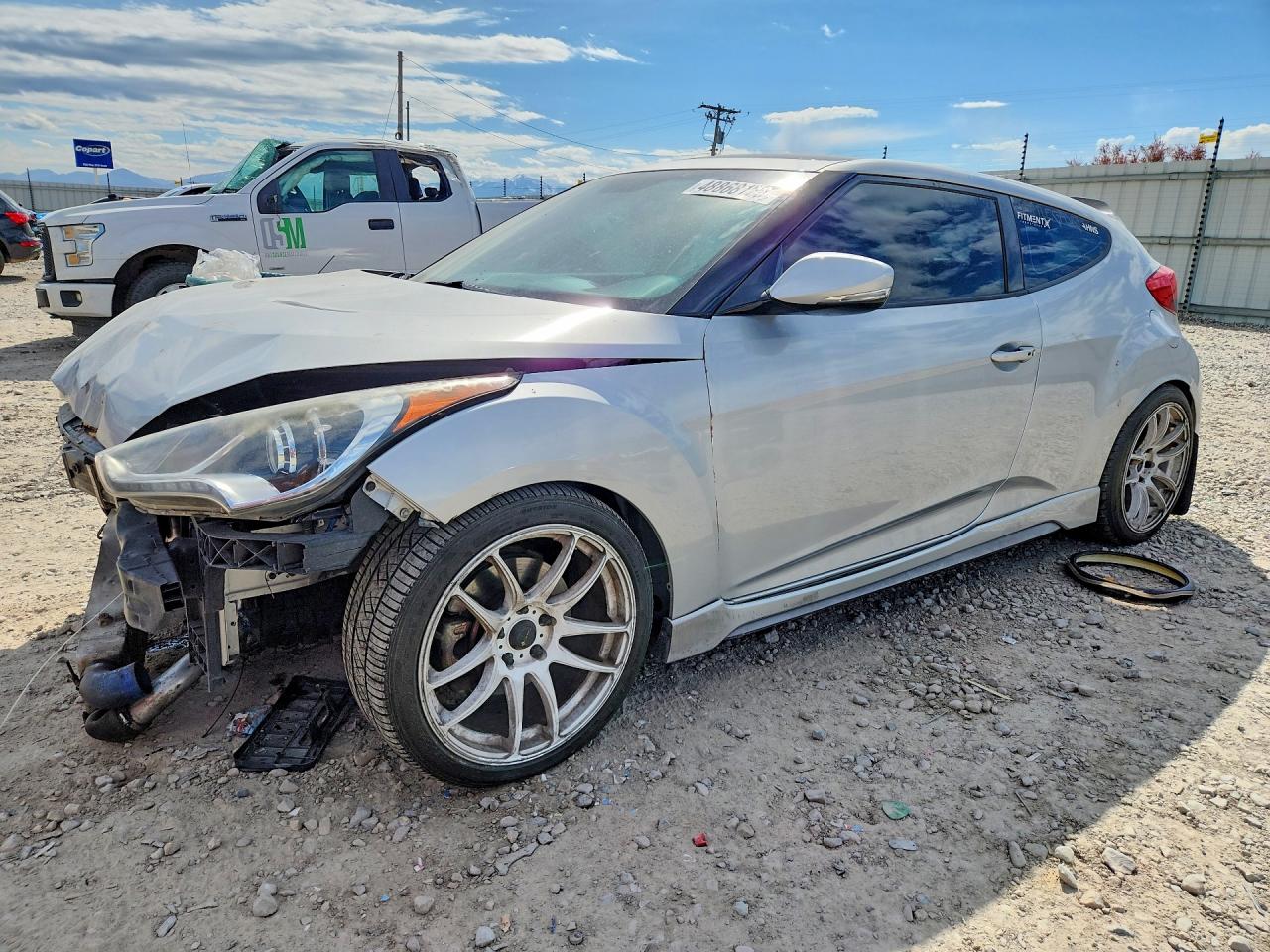 Salvage Hyundai VELOSTER Image