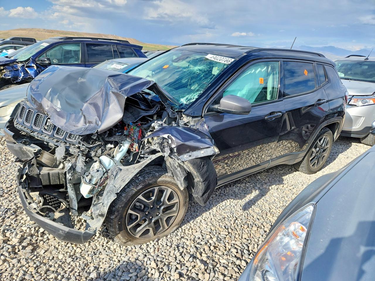 Salvage Jeep Compass Image