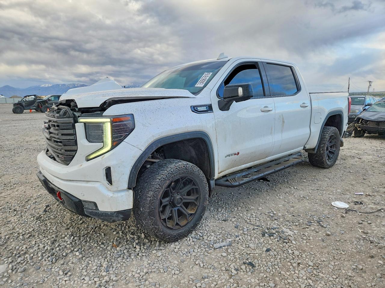 Salvage GMC Sierra Image