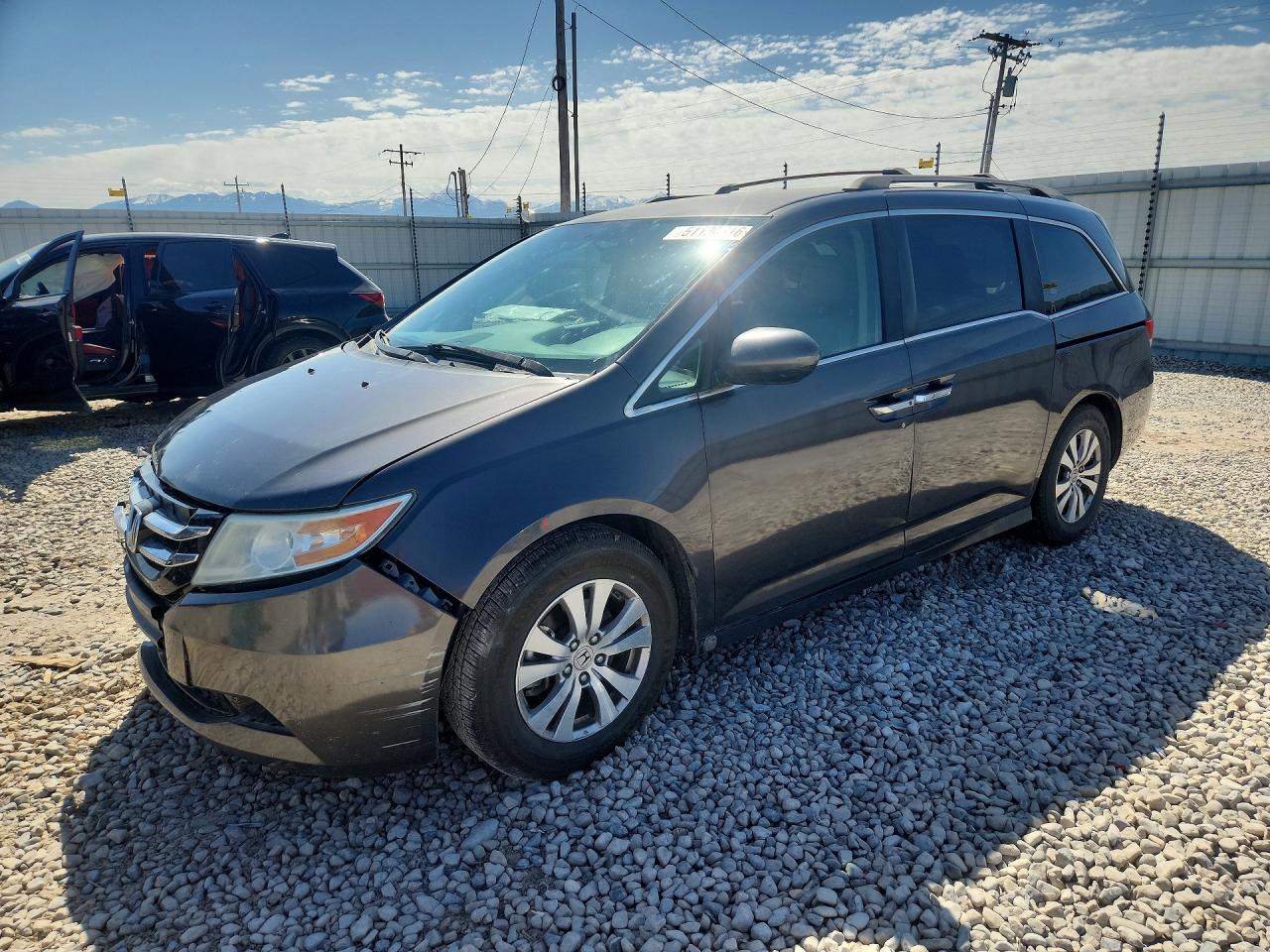 Salvage Honda Odyssey Image
