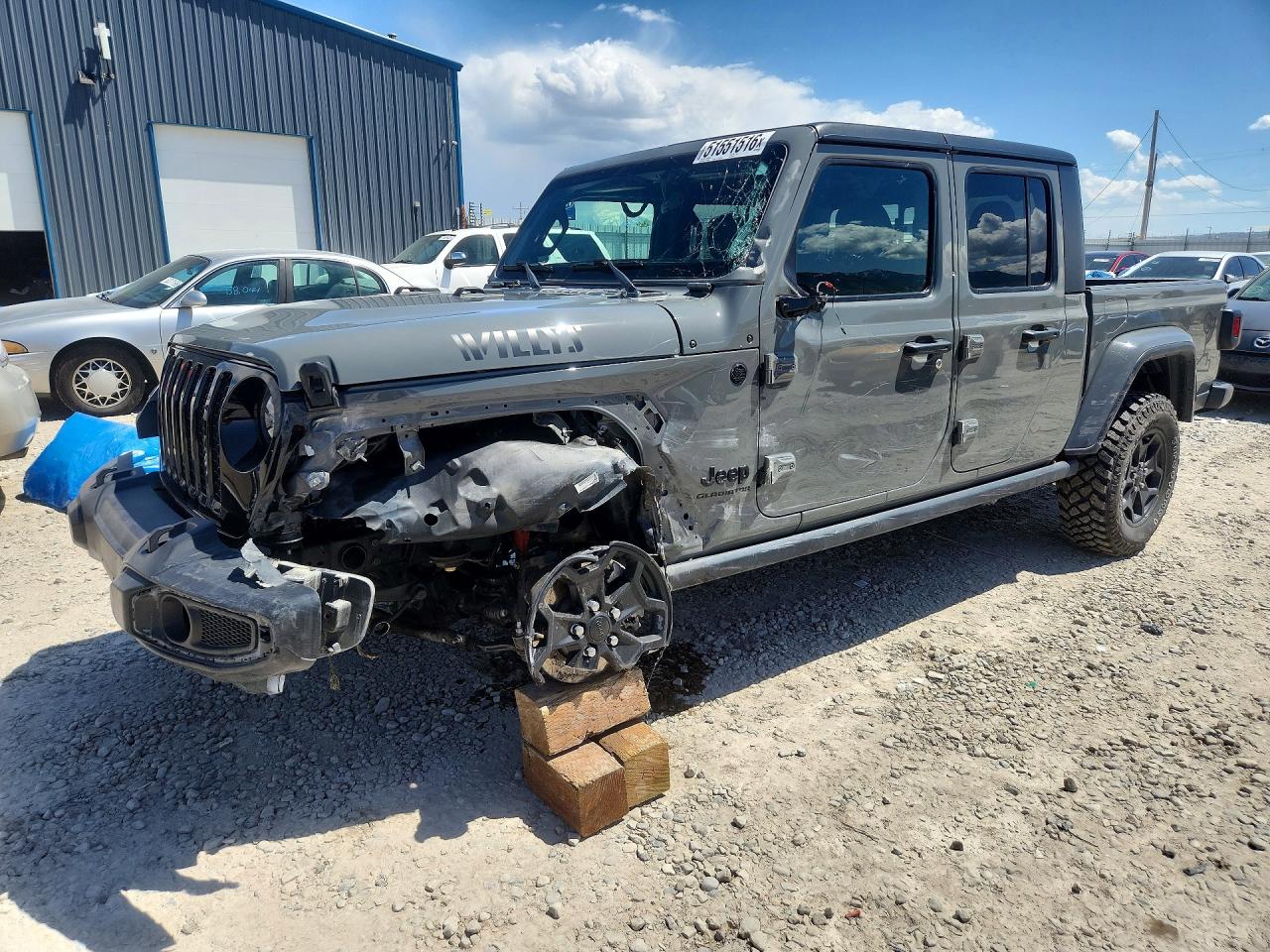 Salvage Jeep Gladiator Image