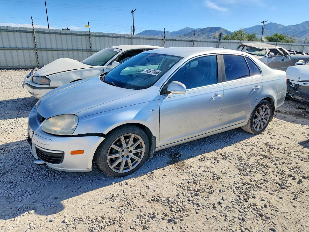 Salvage Volkswagen Jetta Image