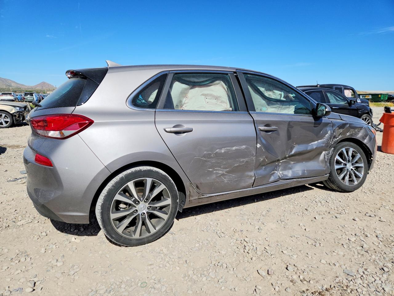 Hyundai ELANTRA Base