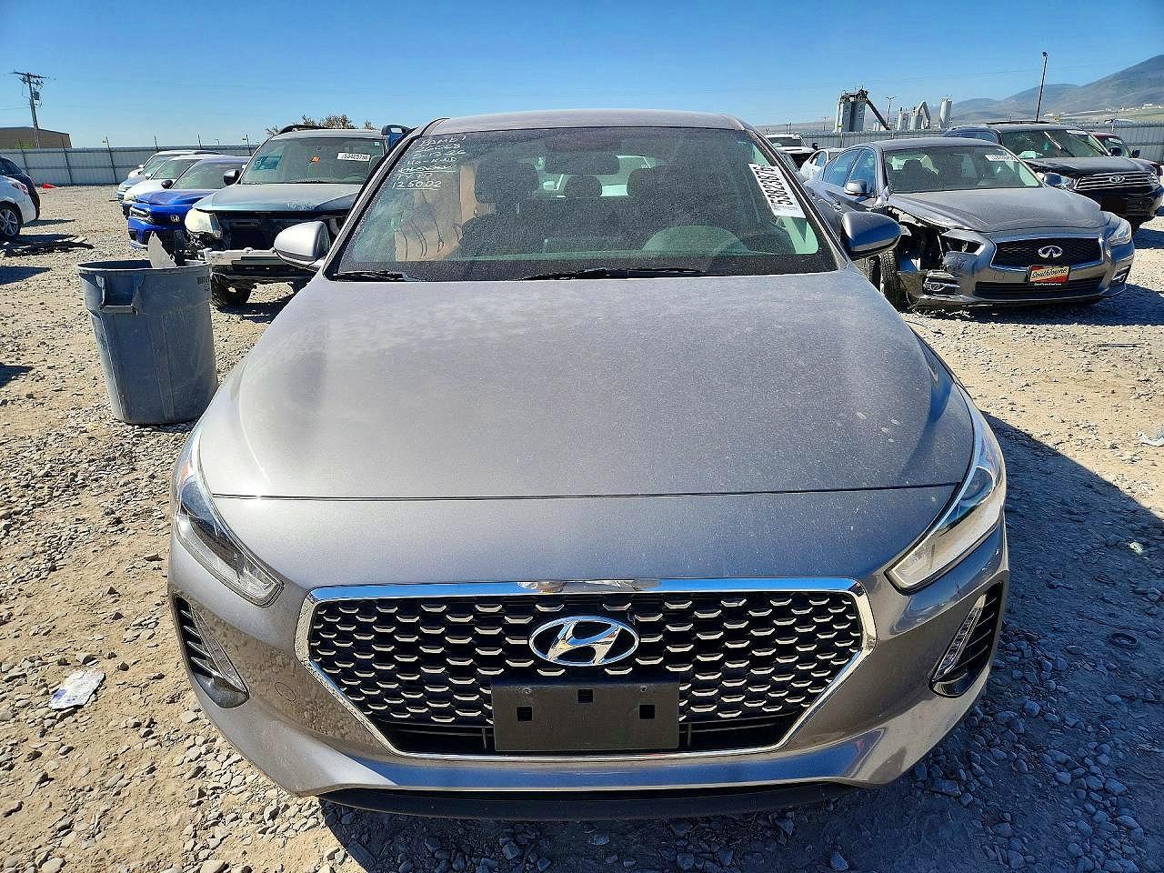 Hyundai ELANTRA Base