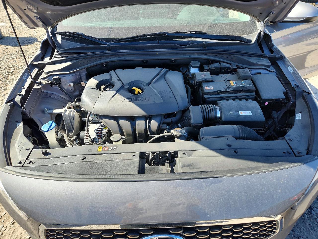 Hyundai ELANTRA Base