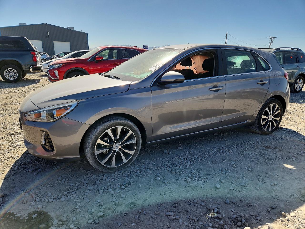 Salvage Hyundai ELANTRA Image