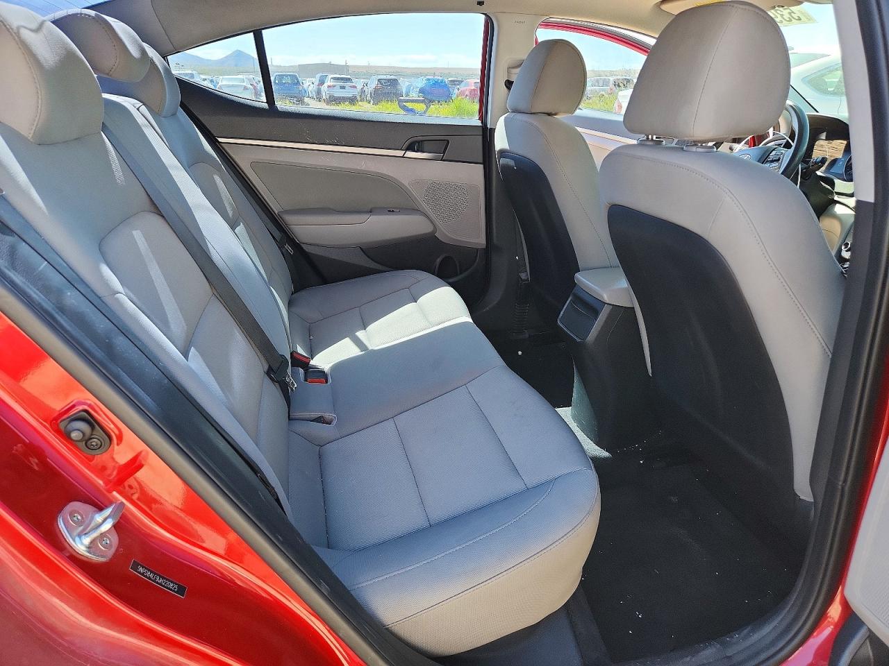 Hyundai ELANTRA Sel