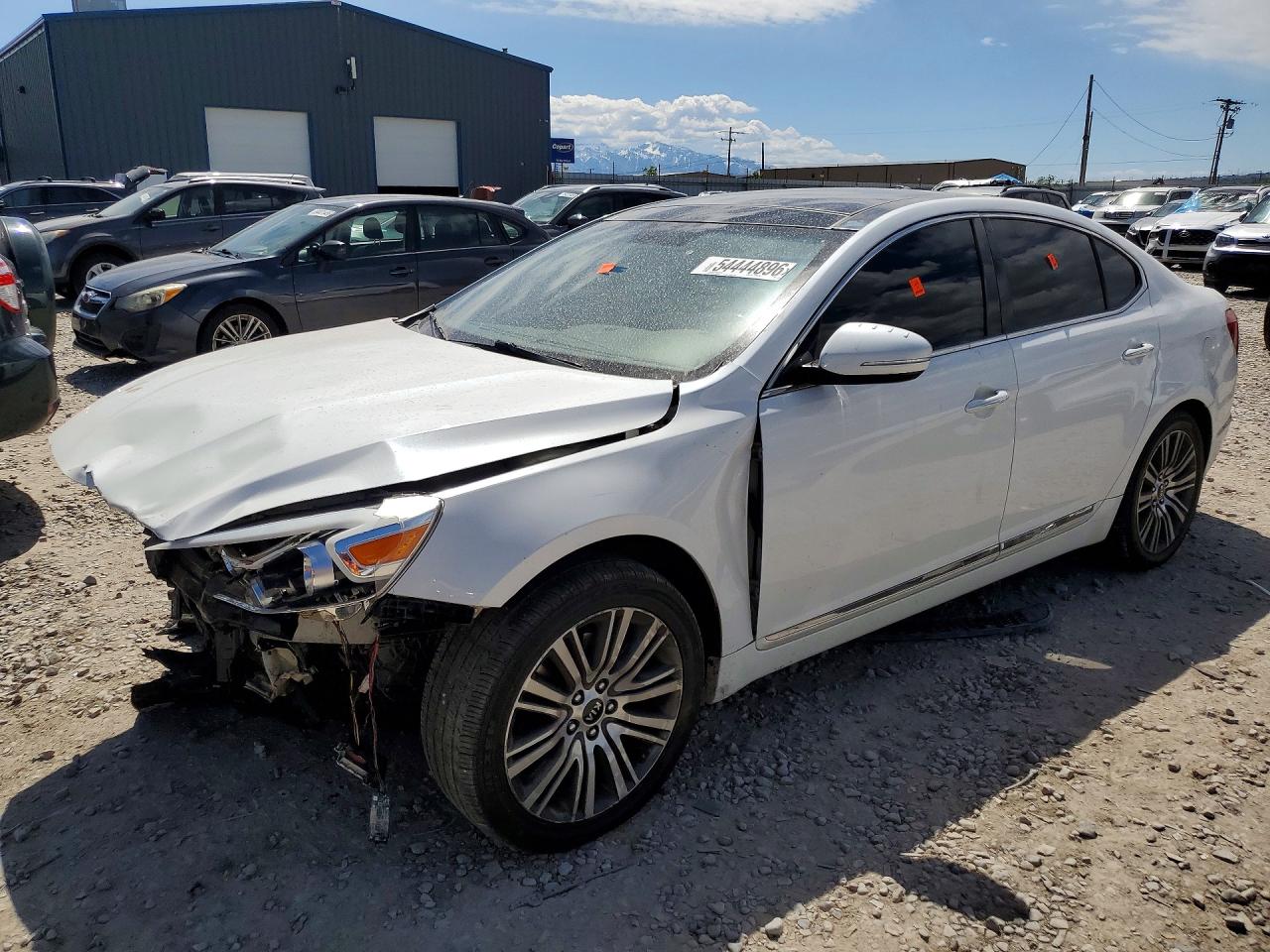 Salvage Kia Cadenza Image