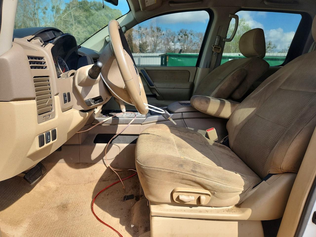 Nissan Titan Sv