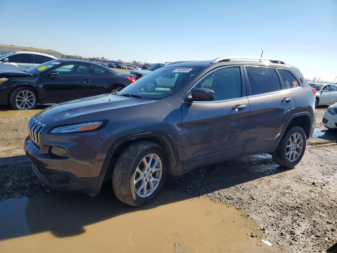 Salvage Jeep Grand Cherokee Image