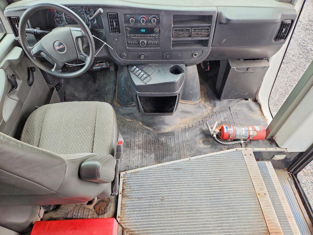 GMC Savana Cutaway G3500