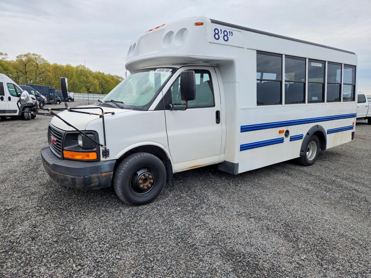 Salvage GMC Savana Image