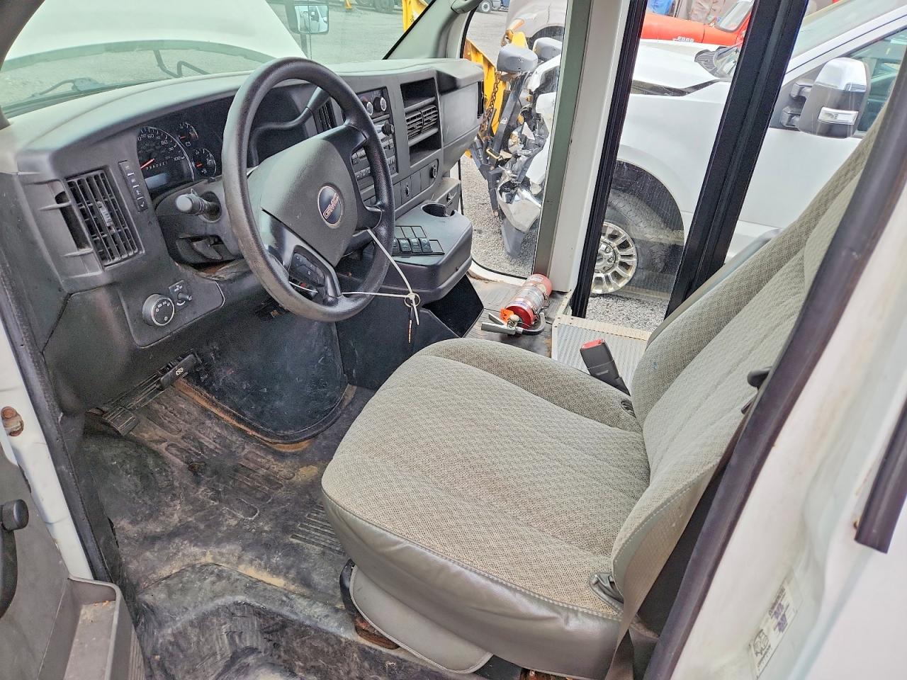 GMC Savana Cutaway G3500
