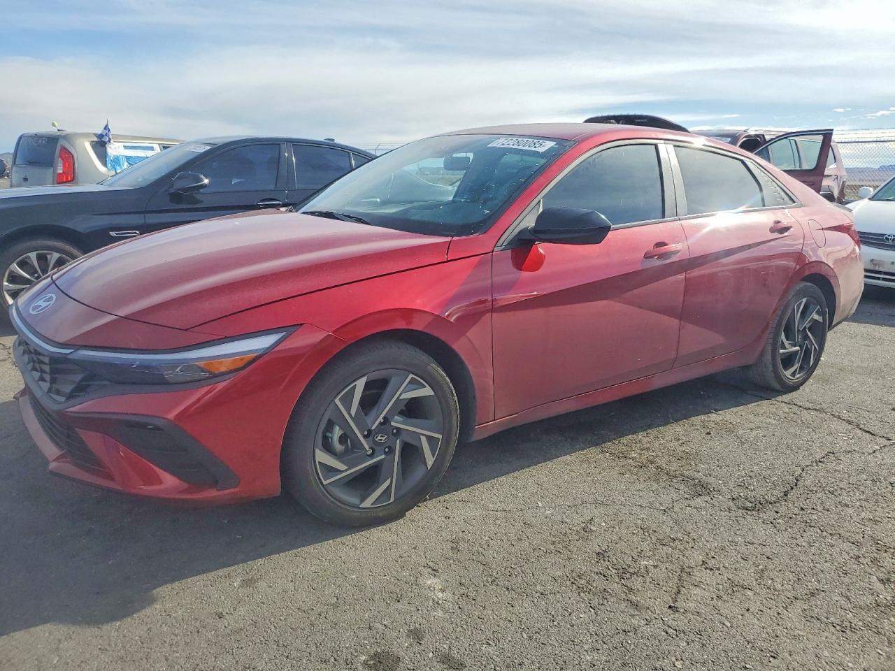 Salvage Hyundai ELANTRA Image