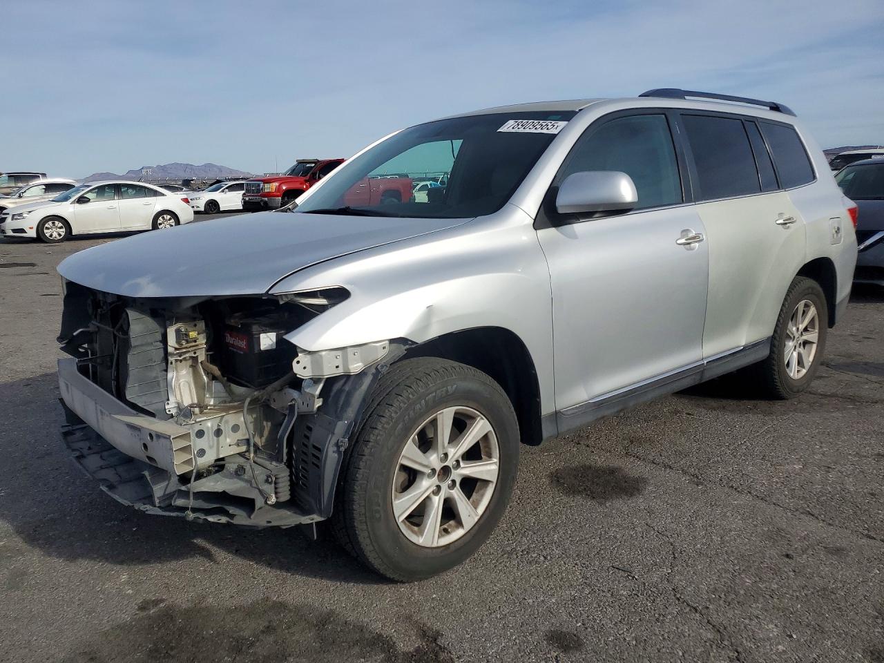 Salvage Toyota Highlander Image