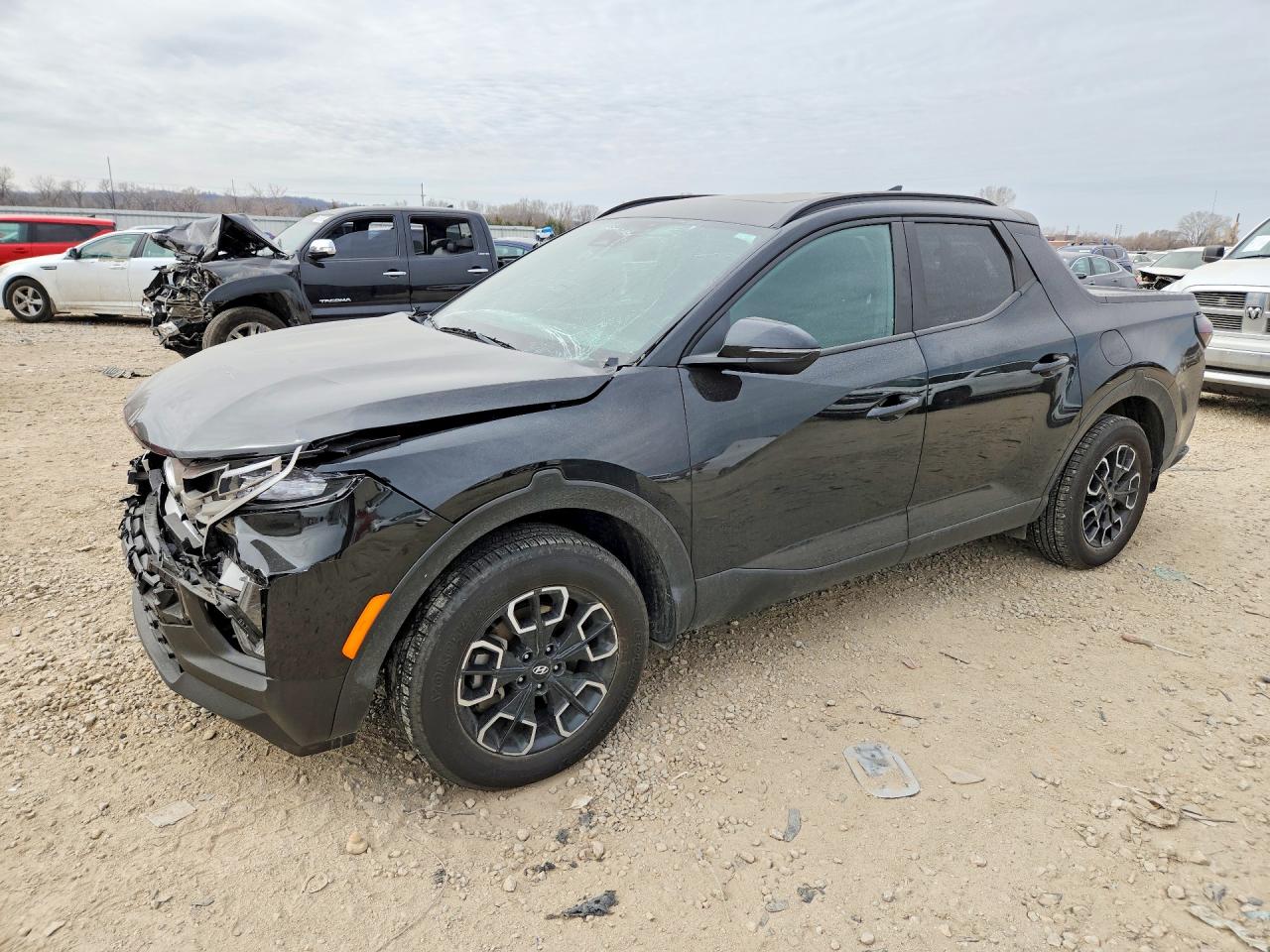 Salvage Hyundai SANTA CRUZ Image