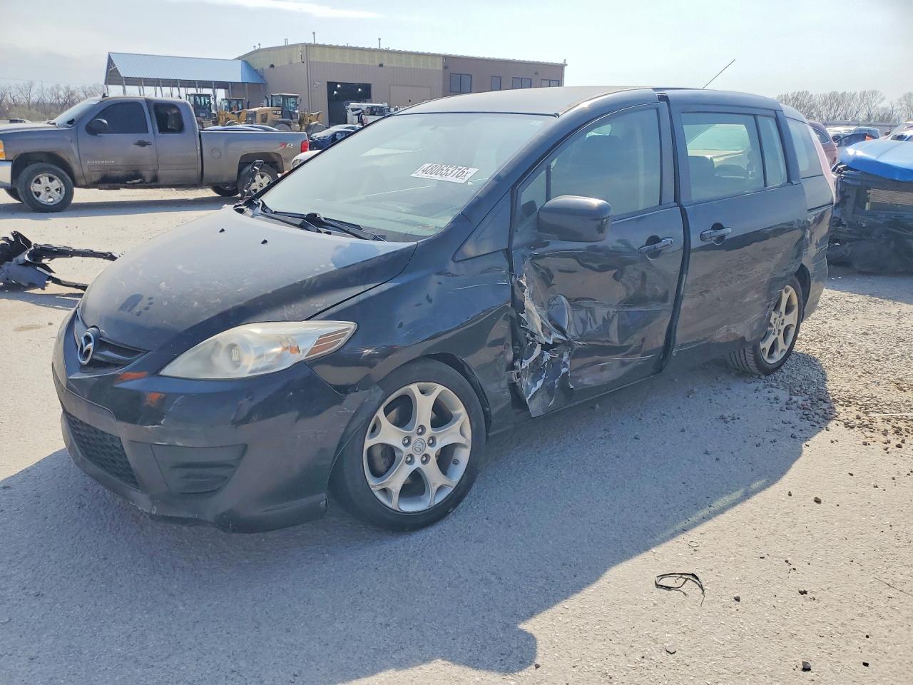 Salvage Mazda 5 Image