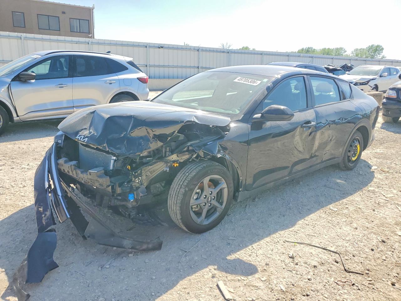 Salvage Kia K4 Image