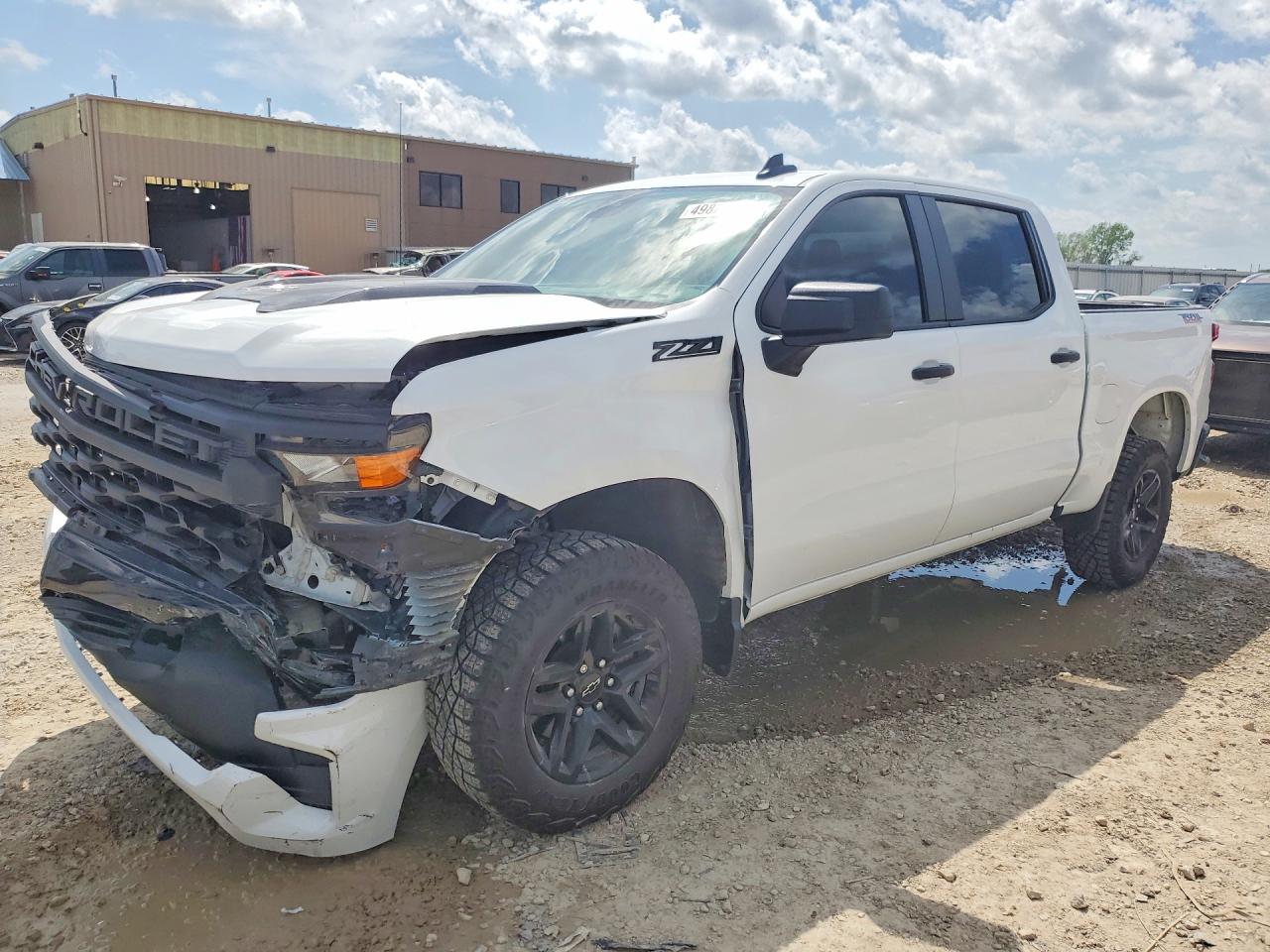 Salvage Chevrolet Silverado Image