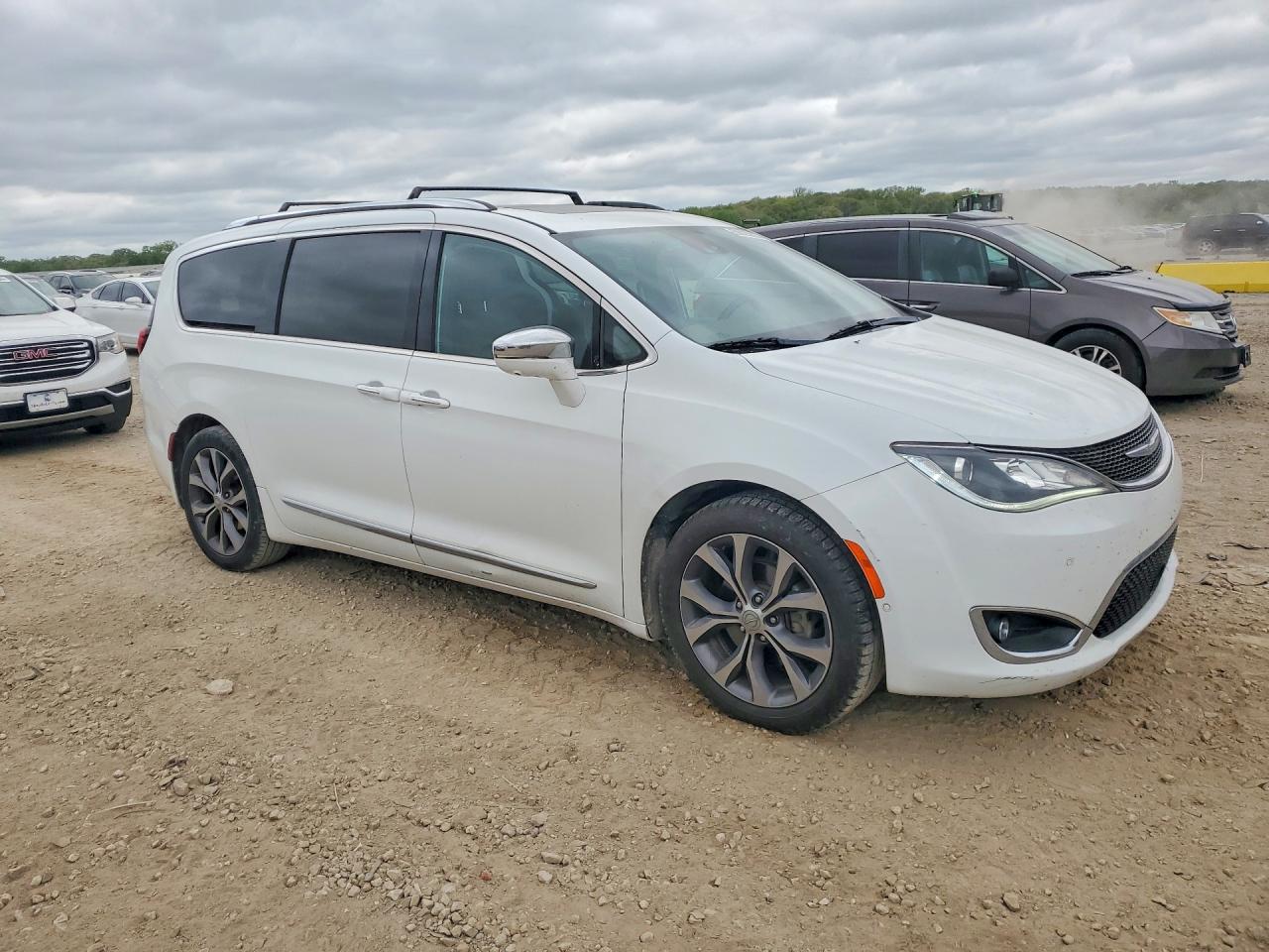 Chrysler Pacifica Limited