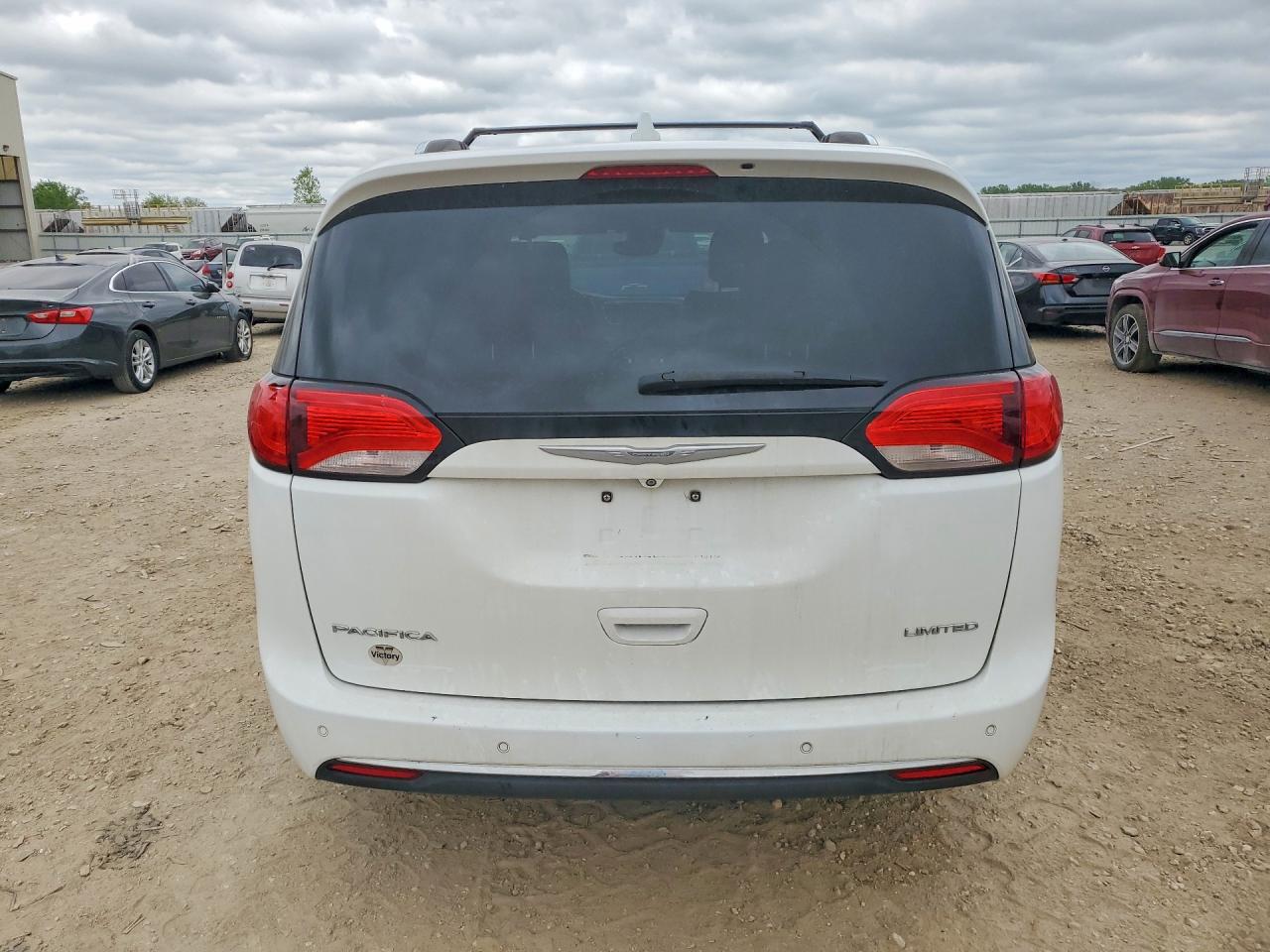 Chrysler Pacifica Limited
