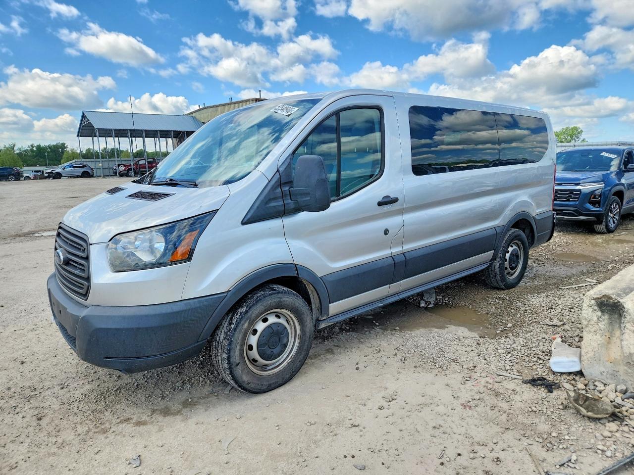 Salvage Ford Transit Image