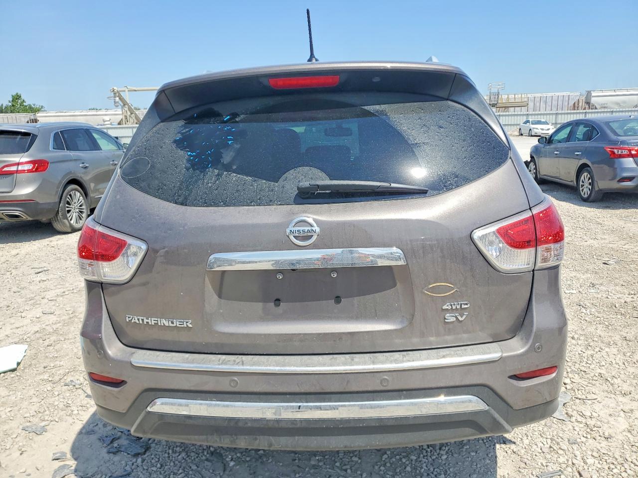 Nissan Pathfinder Sv