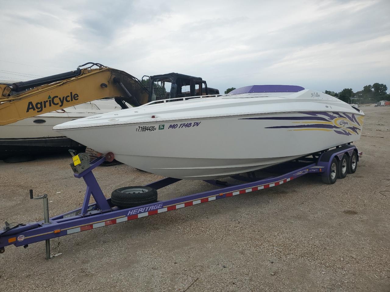 Salvage Baja Marine 30 Outlaw Image