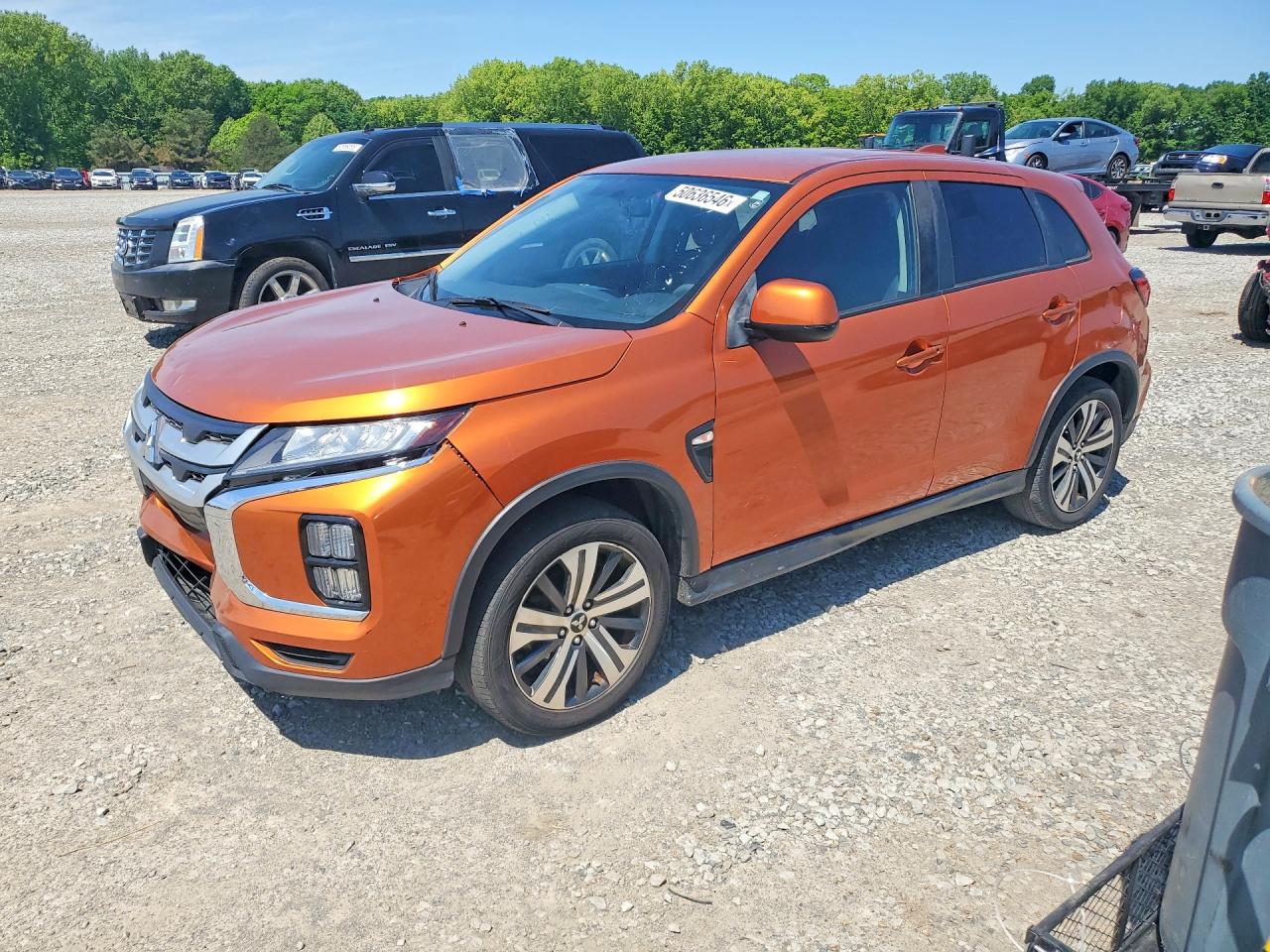 Salvage Mitsubishi Outlander Image