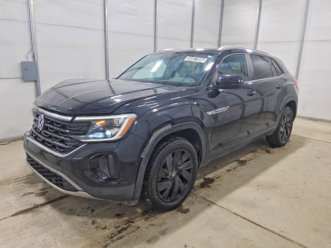 Salvage Volkswagen Atlas Image
