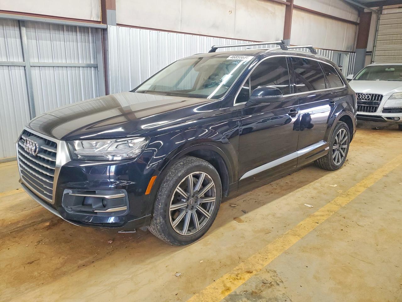Salvage Audi Q7 Image