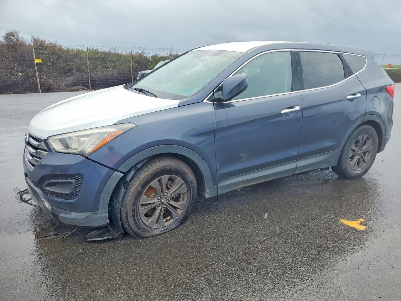 Salvage Hyundai SANTA FE Image
