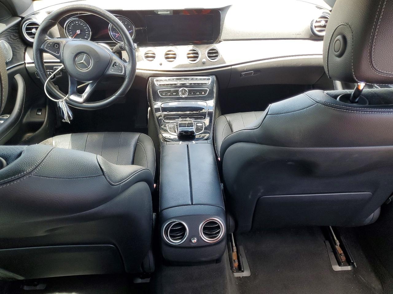 Mercedes-Benz E-Class 300