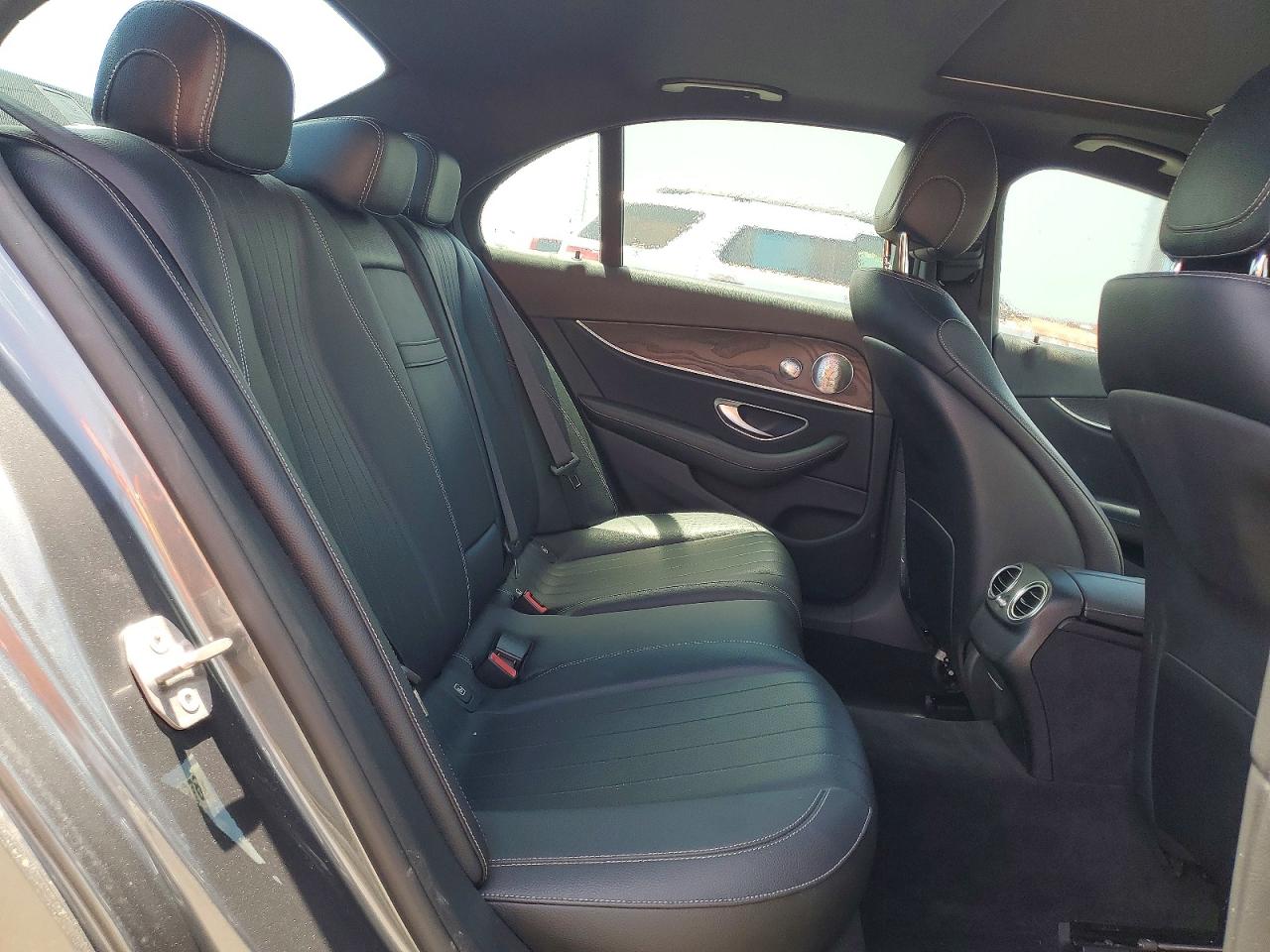 Mercedes-Benz E-Class 300