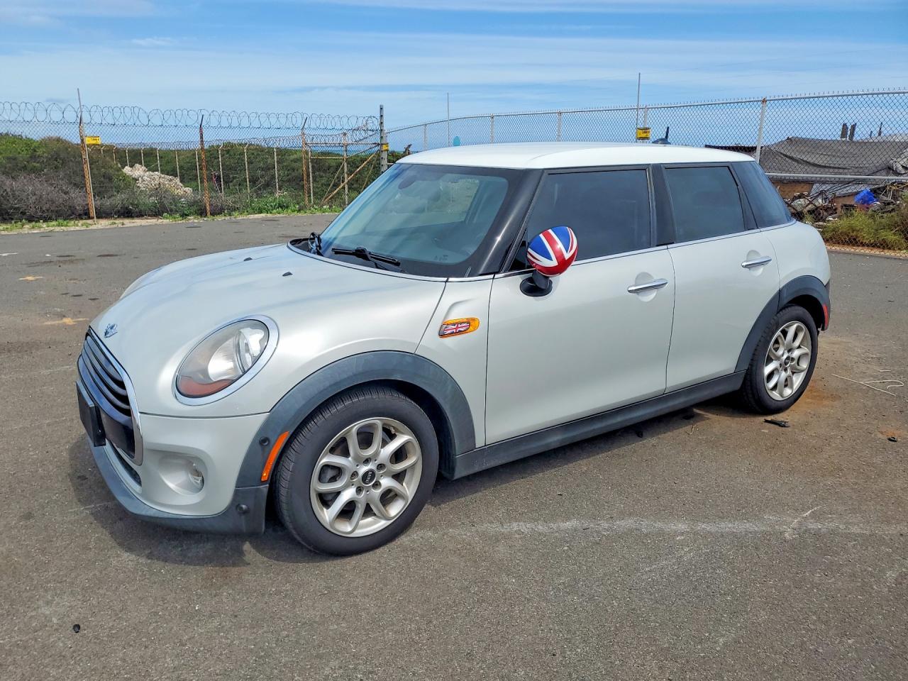 Salvage MINI Cooper Image