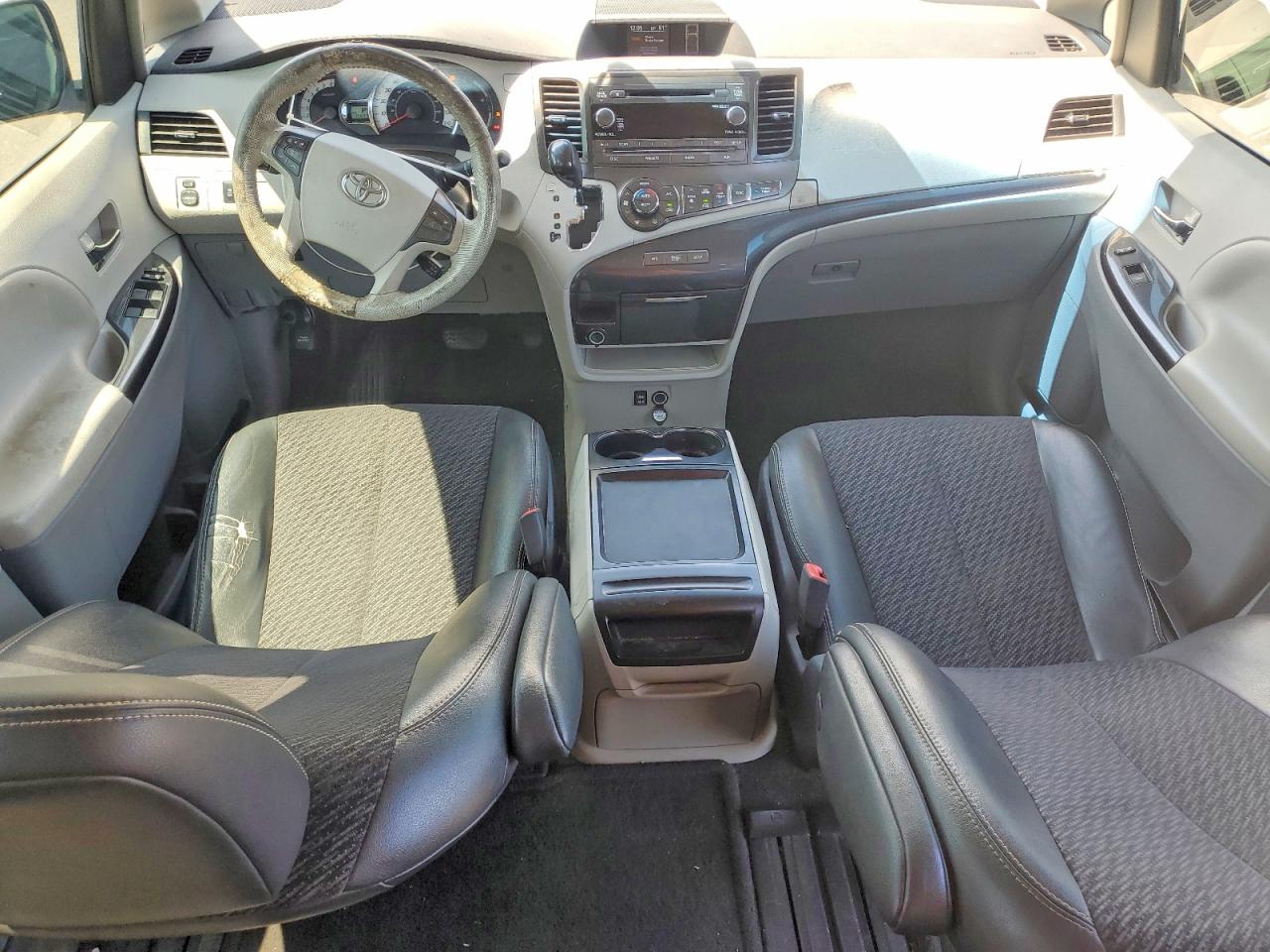 Toyota Sienna Sport