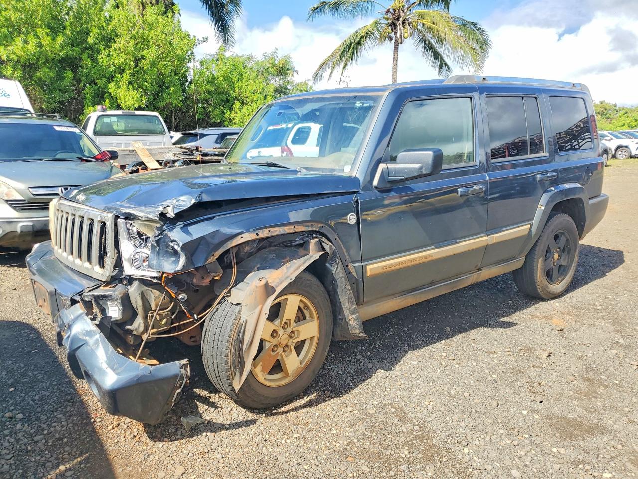 Salvage Jeep Commander Image