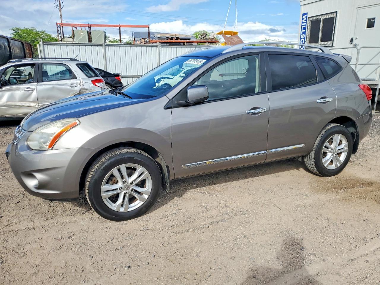 Salvage Nissan Rogue Image