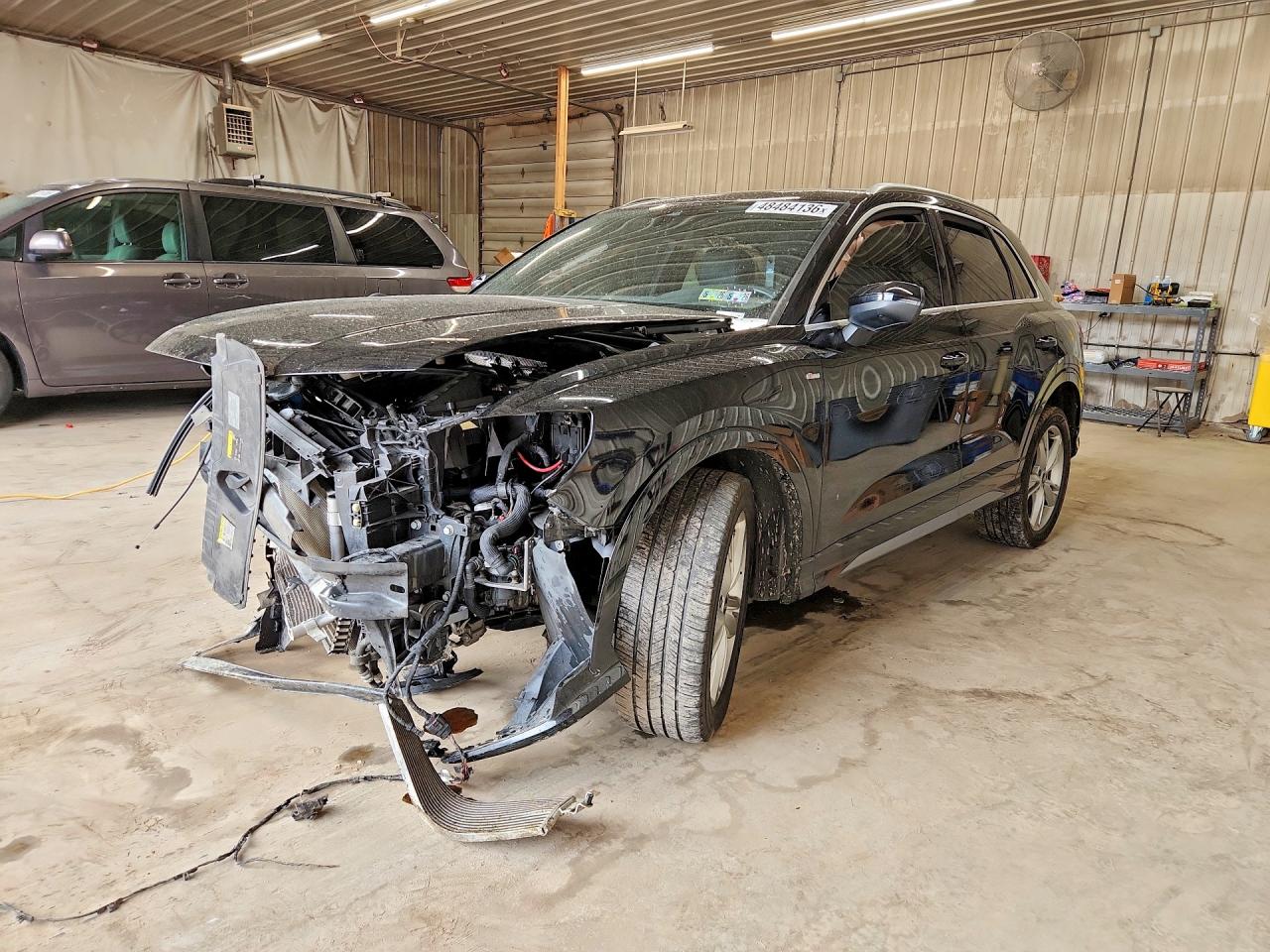 Salvage Audi Q3 Image