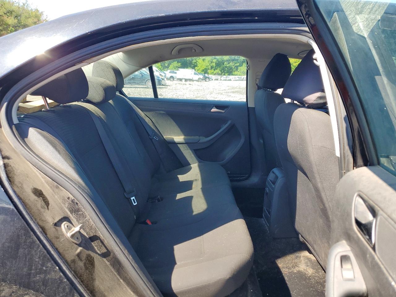 Volkswagen Jetta S