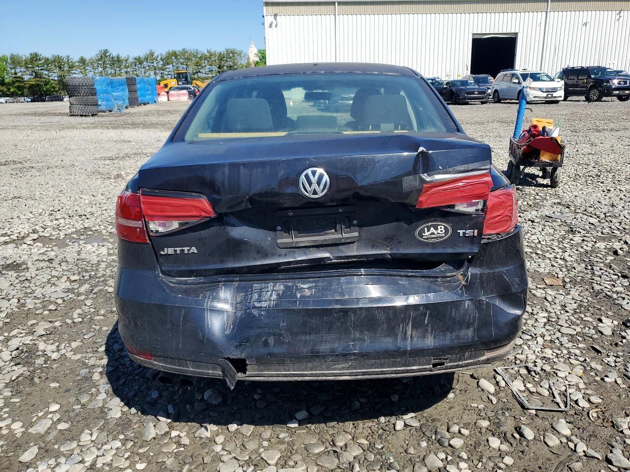 Volkswagen Jetta S