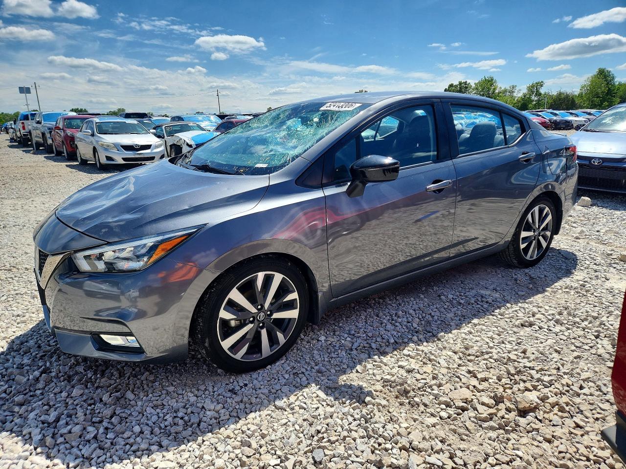 Salvage Nissan Versa Image