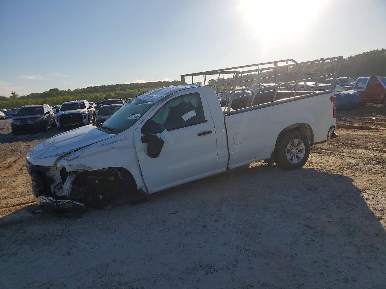 Salvage Chevrolet Silverado Image