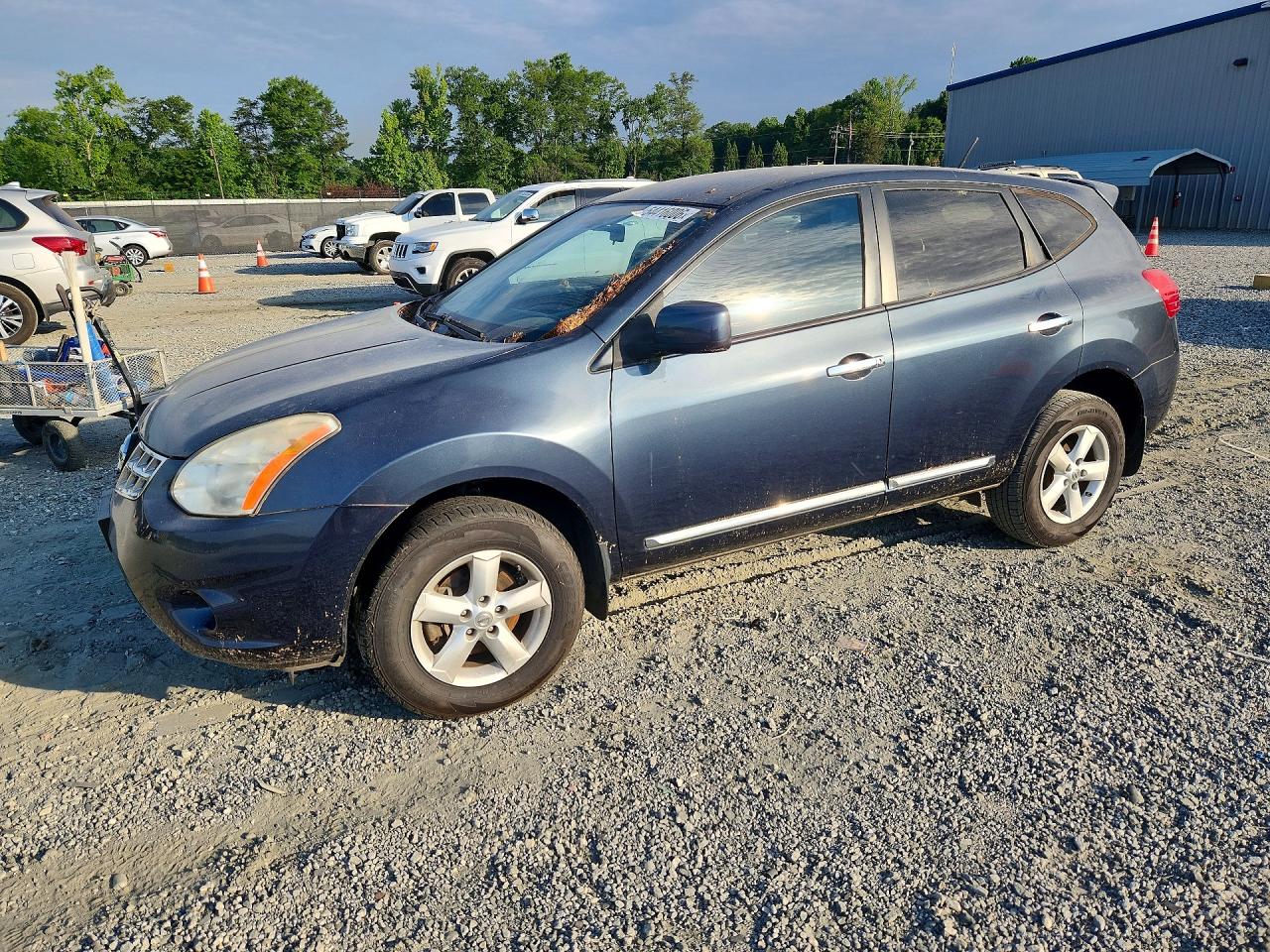 Salvage Nissan Rogue Image